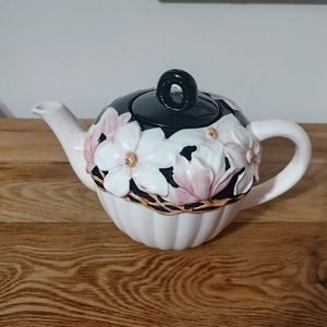 Mary Ann Baker Magnolia Teapot